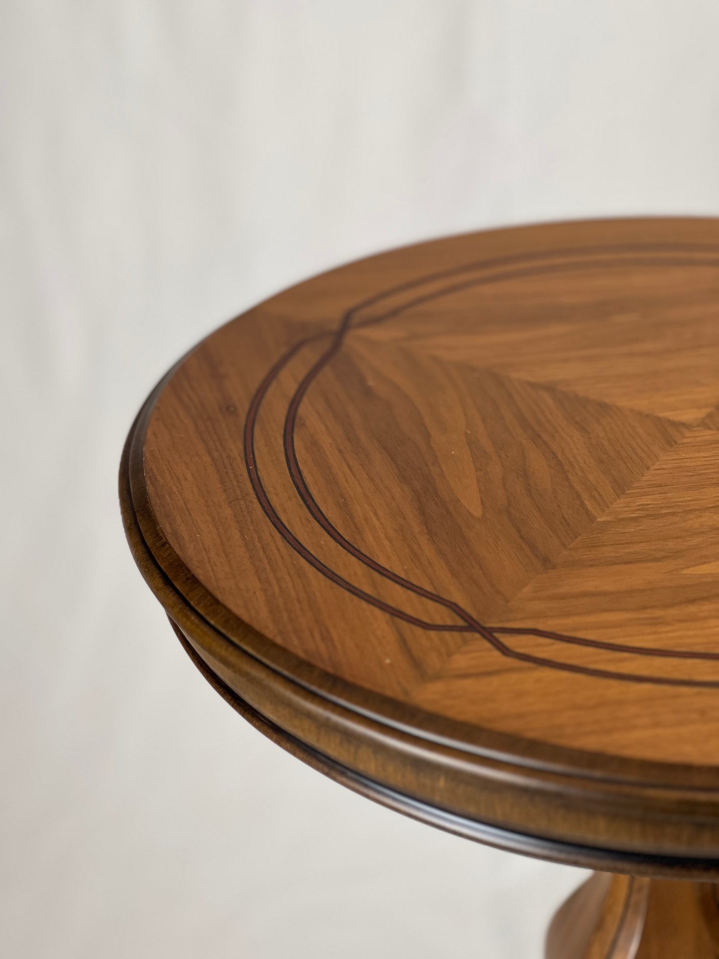 Round Pedestal Side Table